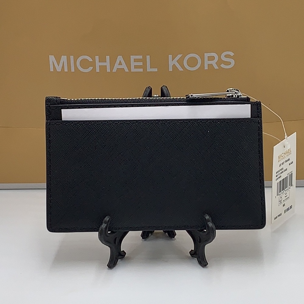 MICHAEL KORS
Jet Set Travel Medium Top Zip Leather Card
Case Wallet
BLACK NWT - Picture 7 of 10